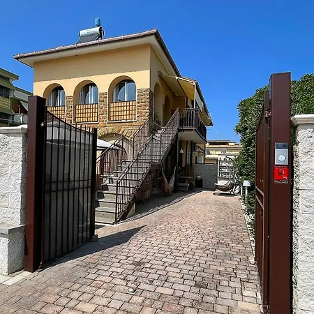 Koru House Dom wakacyjny Torvaianica